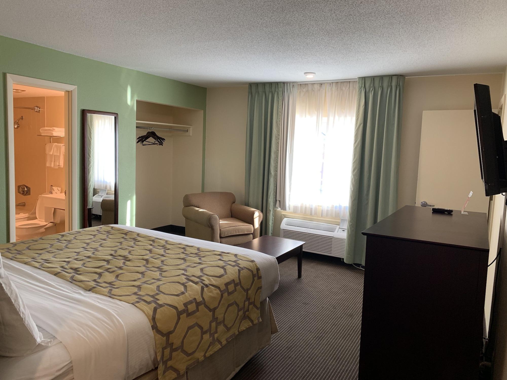 Baymont By Wyndham Jefferson City Exterior photo