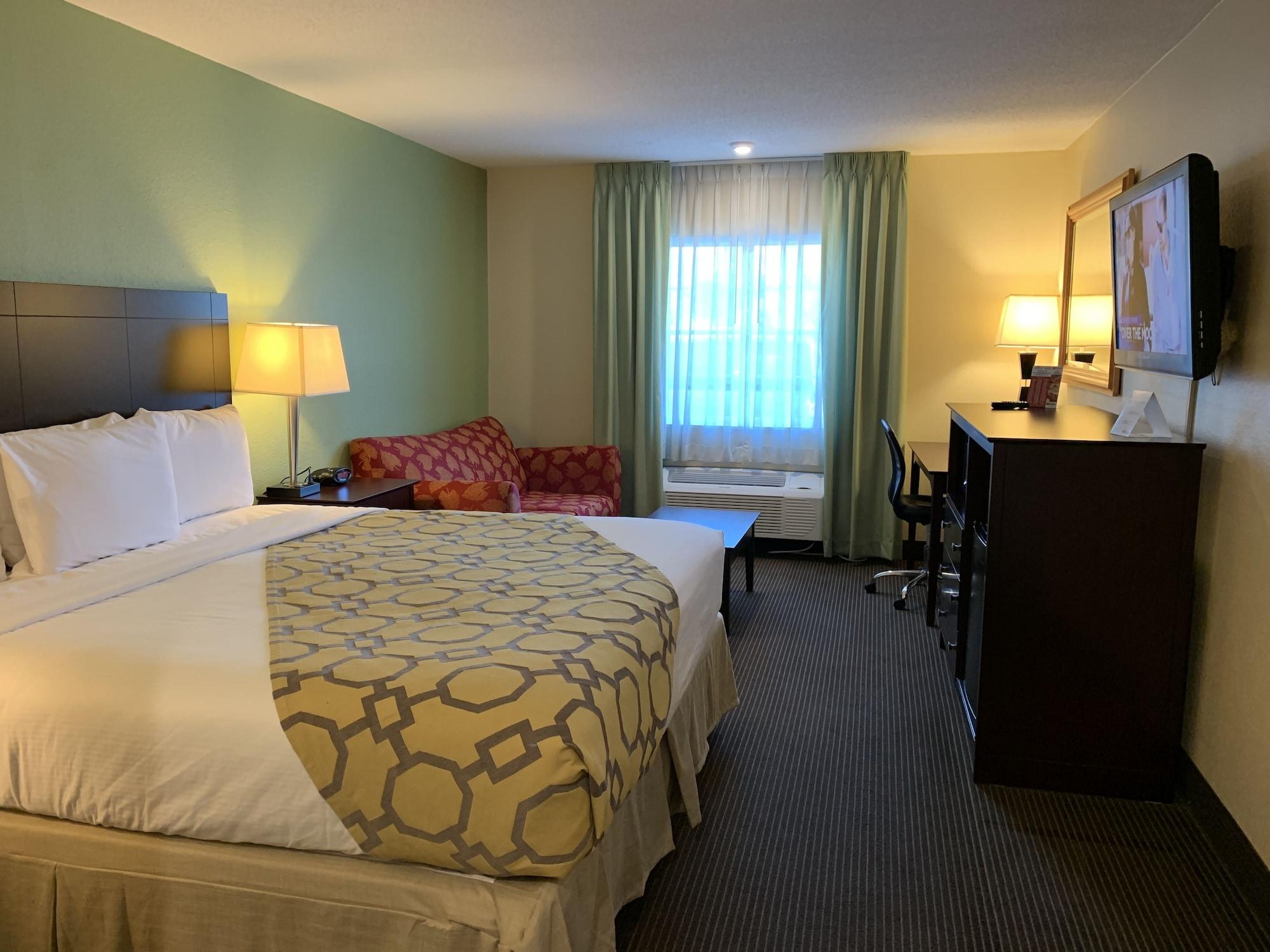 Baymont By Wyndham Jefferson City Exterior photo