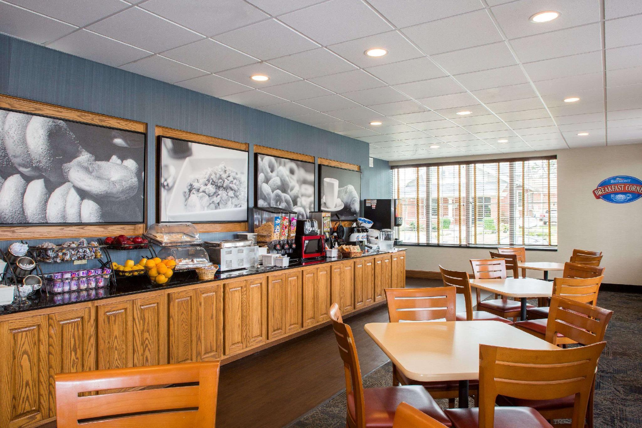 Baymont By Wyndham Jefferson City Exterior photo